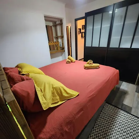 Le Céleste au Cœur du village avec toit terrasse