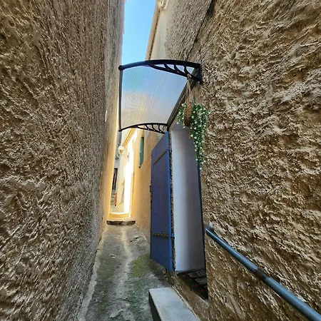 Le Céleste au Cœur du village avec toit terrasse